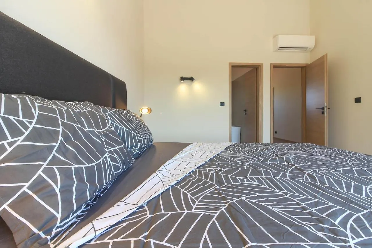 Modern Villa With Private Pool In Pula Hırvatistan